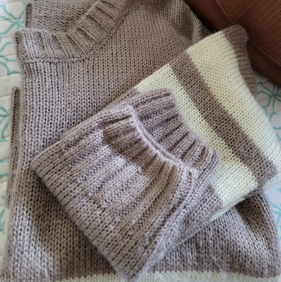 Oversized Fuzzy Stripe Sweater - Picture 6 of 9